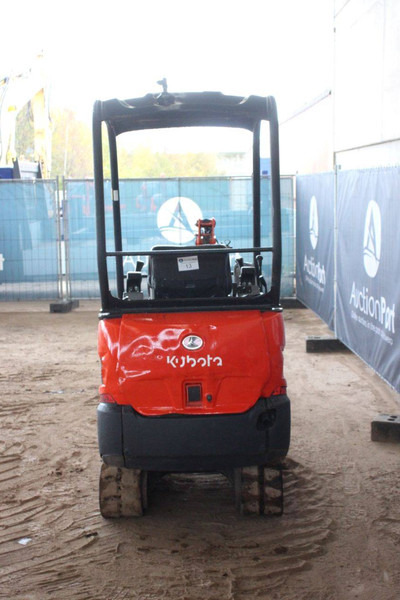 Kubota KX016-4 - حفارة مُصَّغرة: صورة 4 Kubota KX016-4 - حفارة مُصَّغرة: صورة 4