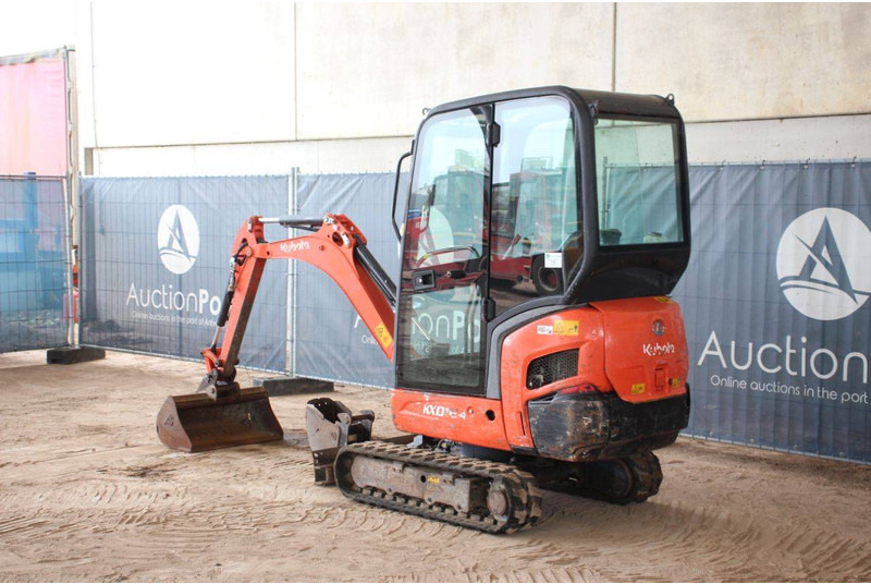 Kubota KX016-4 - حفارة مُصَّغرة: صورة 3 Kubota KX016-4 - حفارة مُصَّغرة: صورة 3