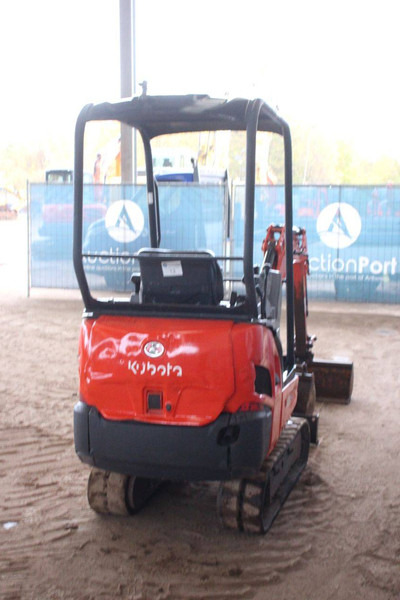 Kubota KX016-4 - حفارة مُصَّغرة: صورة 5 Kubota KX016-4 - حفارة مُصَّغرة: صورة 5