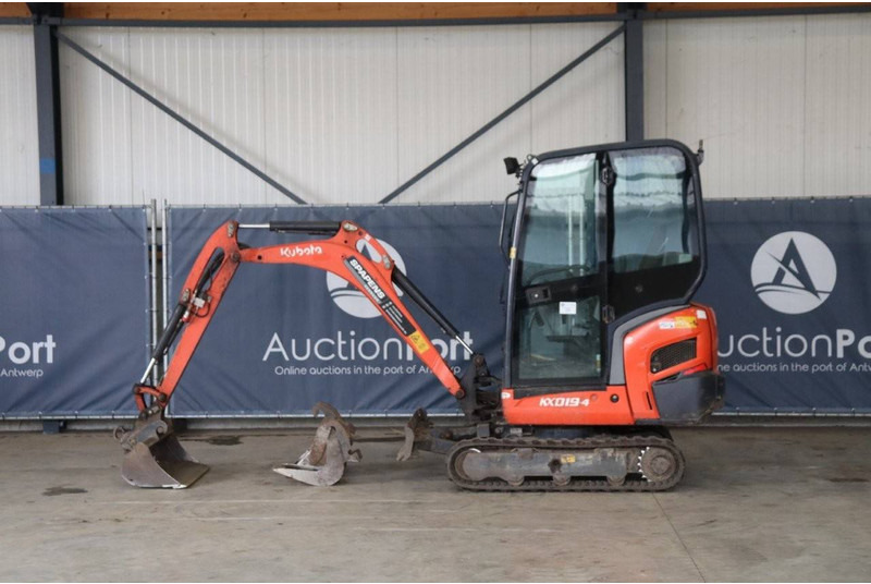 Kubota KX019-4 - حفارة مُصَّغرة: صورة 2 Kubota KX019-4 - حفارة مُصَّغرة: صورة 2