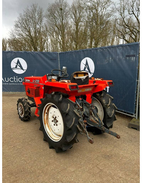 Kubota L1-235 P.S. - جرار: صورة 2 Kubota L1-235 P.S. - جرار: صورة 2