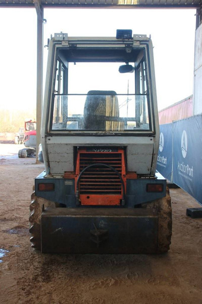 Kubota R510 - اللودر بعجل: صورة 4 Kubota R510 - اللودر بعجل: صورة 4
