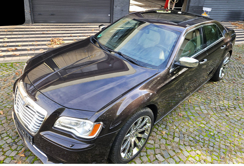 Lancia Thema (II) 3.0 V6 CRD - سيدان: صورة 5 Lancia Thema (II) 3.0 V6 CRD - سيدان: صورة 5