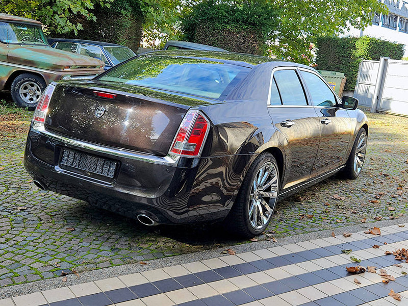 Lancia Thema (II) 3.0 V6 CRD - سيدان: صورة 2 Lancia Thema (II) 3.0 V6 CRD - سيدان: صورة 2