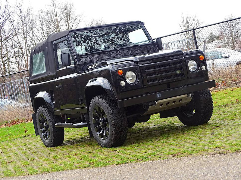 Land Rover 'Ninety' Convertible _ V8 - سيدان: صورة 4 Land Rover 'Ninety' Convertible _ V8 - سيدان: صورة 4
