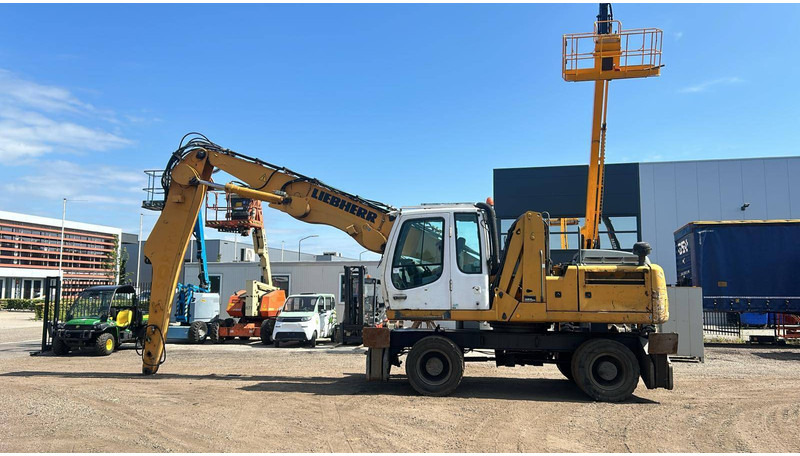 Liebherr A 904 C - حفارة دولاب: صورة 1 Liebherr A 904 C - حفارة دولاب: صورة 1