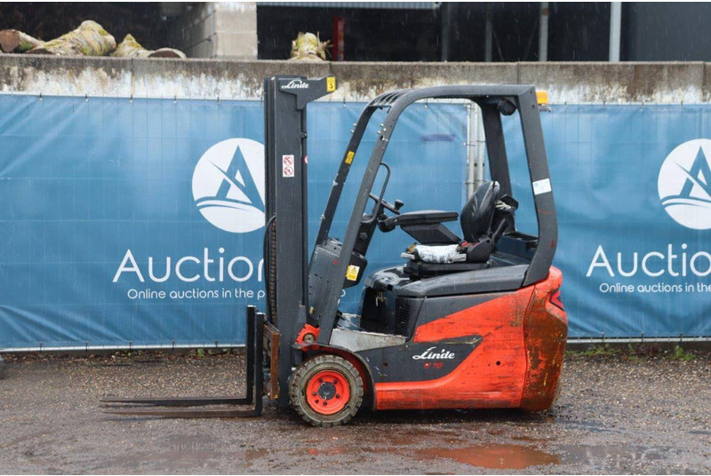 Linde E16C - رافعة شوكية كهربائية: صورة 1 Linde E16C - رافعة شوكية كهربائية: صورة 1