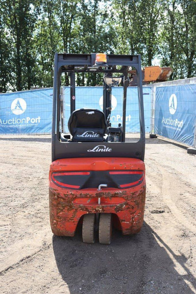 Linde E16C - رافعة شوكية كهربائية: صورة 5 Linde E16C - رافعة شوكية كهربائية: صورة 5