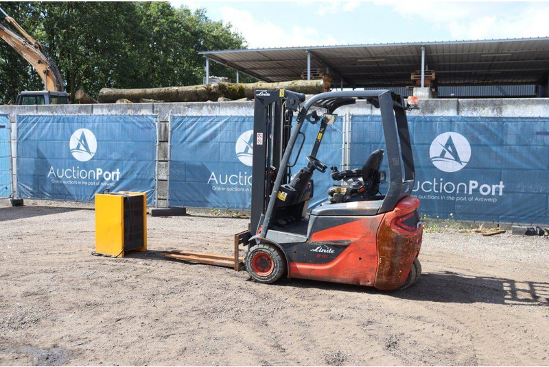 Linde E16C - رافعة شوكية كهربائية: صورة 3 Linde E16C - رافعة شوكية كهربائية: صورة 3