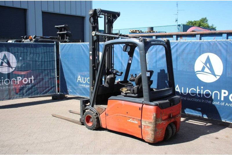 Linde E20L-01 - رافعة شوكية كهربائية: صورة 3 Linde E20L-01 - رافعة شوكية كهربائية: صورة 3