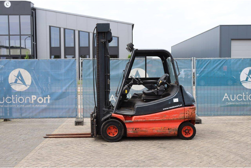 Linde E25-02 - رافعة شوكية كهربائية: صورة 2 Linde E25-02 - رافعة شوكية كهربائية: صورة 2