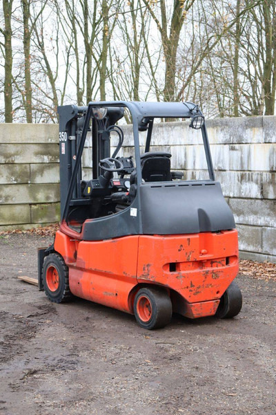 Linde E30/03/600 - رافعة شوكية كهربائية: صورة 4 Linde E30/03/600 - رافعة شوكية كهربائية: صورة 4