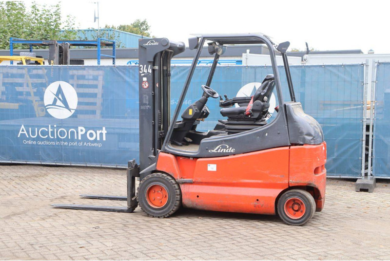 Linde E30/03 - رافعة شوكية كهربائية: صورة 3 Linde E30/03 - رافعة شوكية كهربائية: صورة 3