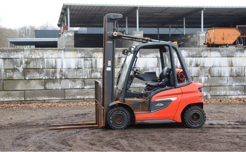Linde H25T-01 - رافعة شوكية تعمل بالغاز: صورة 1 Linde H25T-01 - رافعة شوكية تعمل بالغاز: صورة 1