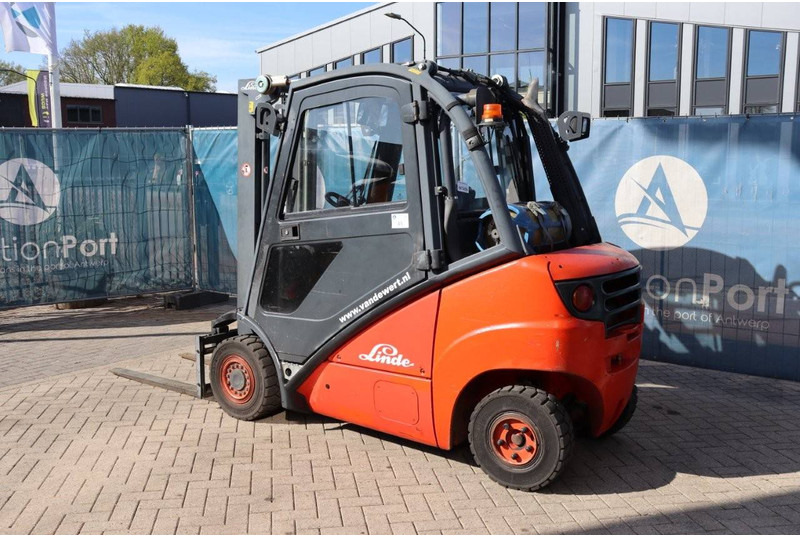 Linde H25T - رافعة شوكية تعمل بالغاز: صورة 3 Linde H25T - رافعة شوكية تعمل بالغاز: صورة 3