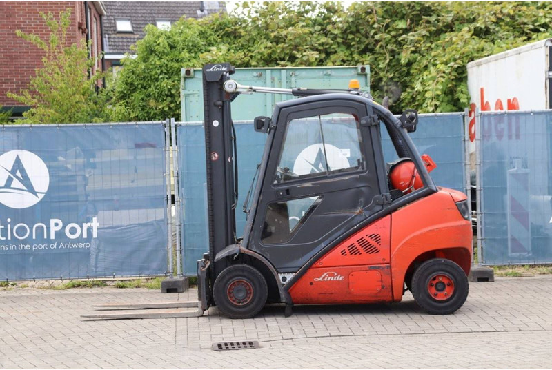 Linde H25T - رافعة شوكية تعمل بالغاز: صورة 2 Linde H25T - رافعة شوكية تعمل بالغاز: صورة 2