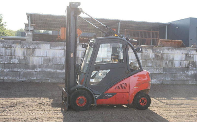 Linde H30CNG - رافعة شوكية تعمل بالغاز: صورة 1 Linde H30CNG - رافعة شوكية تعمل بالغاز: صورة 1