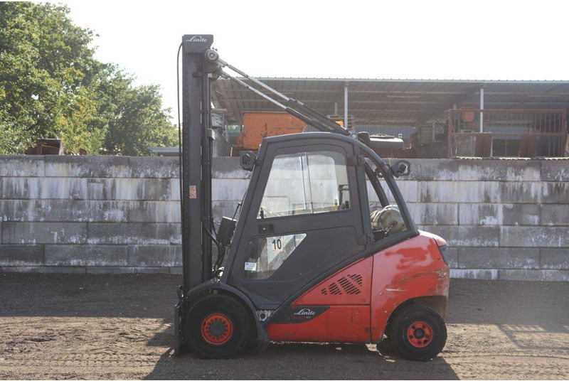 Linde H30CNG - رافعة شوكية تعمل بالغاز: صورة 2 Linde H30CNG - رافعة شوكية تعمل بالغاز: صورة 2