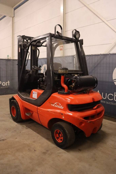 Linde H30T-03 - رافعة شوكية تعمل بالغاز: صورة 3 Linde H30T-03 - رافعة شوكية تعمل بالغاز: صورة 3
