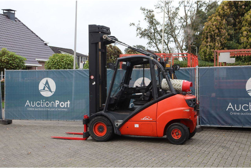 Linde H35T - رافعة شوكية تعمل بالغاز: صورة 3 Linde H35T - رافعة شوكية تعمل بالغاز: صورة 3