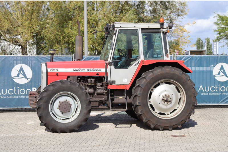 Massey Ferguson 699 - جرار: صورة 1 Massey Ferguson 699 - جرار: صورة 1