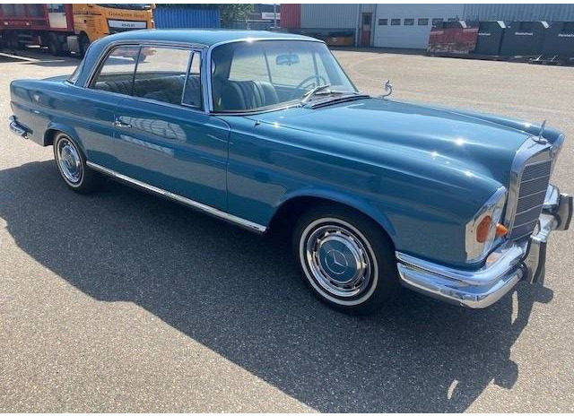 Mercedes-Benz 220 SE coupe Automatic - سيدان: صورة 4 Mercedes-Benz 220 SE coupe Automatic - سيدان: صورة 4
