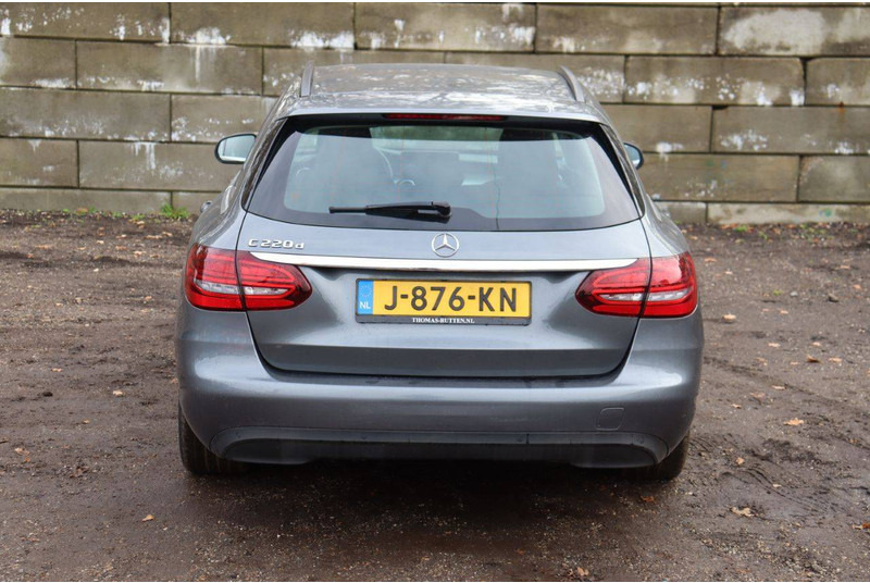 Mercedes-Benz C-Klasse C220d - سيدان: صورة 5 Mercedes-Benz C-Klasse C220d - سيدان: صورة 5
