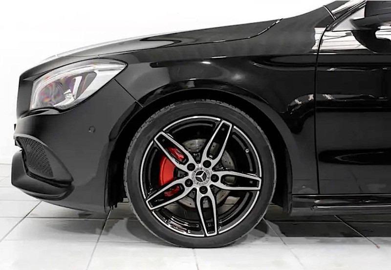 Mercedes-Benz CLA-Klasse (C117 - update) 180 Automatic - سيدان: صورة 5 Mercedes-Benz CLA-Klasse (C117 - update) 180 Automatic - سيدان: صورة 5