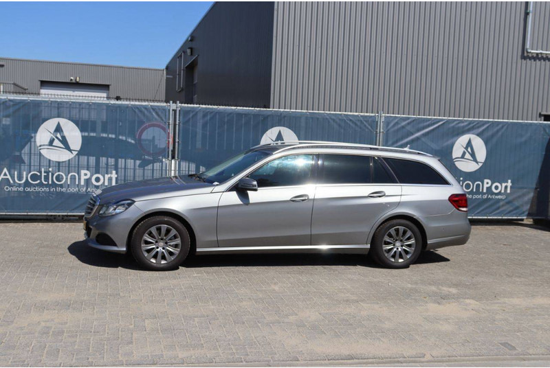 Mercedes-Benz E-Klasse 200 CDI - سيارة: صورة 1 Mercedes-Benz E-Klasse 200 CDI - سيارة: صورة 1