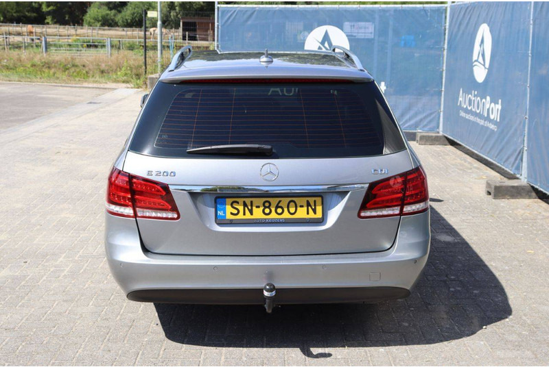 Mercedes-Benz E-Klasse 200 CDI - سيارة: صورة 5 Mercedes-Benz E-Klasse 200 CDI - سيارة: صورة 5