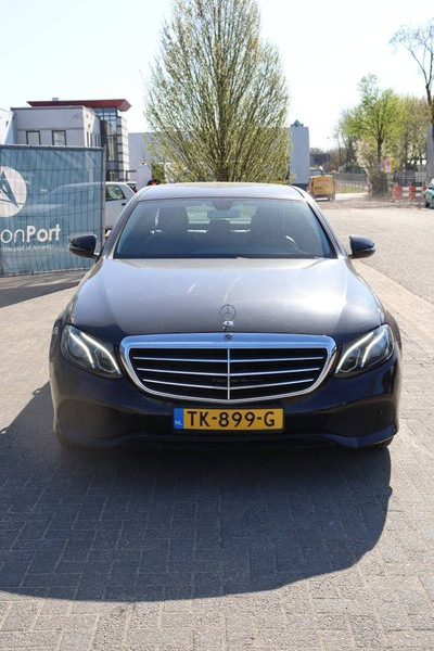 سيدان Mercedes-Benz E-Klasse 200 D: صورة 7 سيدان Mercedes-Benz E-Klasse 200 D: صورة 7