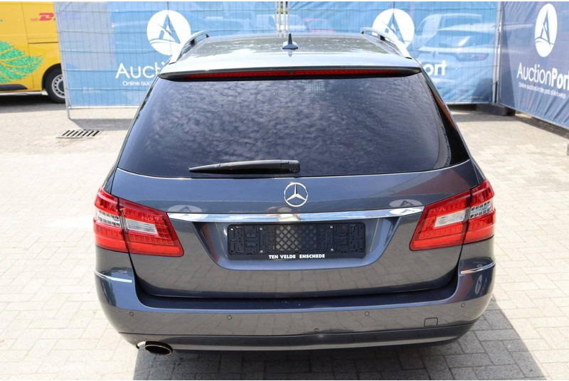 Mercedes-Benz E-Klasse 200 GCI - سيارة: صورة 5 Mercedes-Benz E-Klasse 200 GCI - سيارة: صورة 5