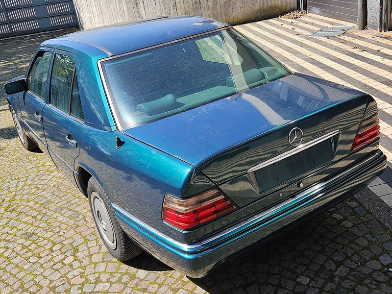 Mercedes-Benz E-Klasse 200D Automatic - سيارة: صورة 5 Mercedes-Benz E-Klasse 200D Automatic - سيارة: صورة 5