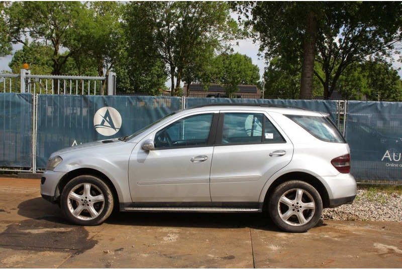 Mercedes-Benz M-Klasse ML 320 CDI - سيارة: صورة 2 Mercedes-Benz M-Klasse ML 320 CDI - سيارة: صورة 2