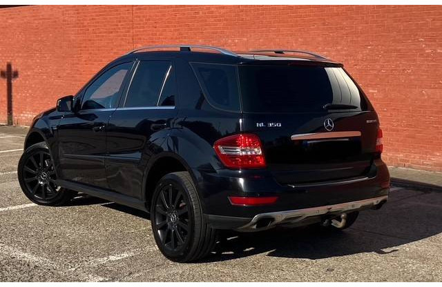 Mercedes-Benz M-Klasse ML 350 CDI BLUETEС - سيدان: صورة 2 Mercedes-Benz M-Klasse ML 350 CDI BLUETEС - سيدان: صورة 2