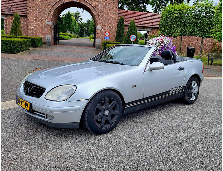 Mercedes-Benz SLK SLK200 Automatic - سيارة: صورة 1 Mercedes-Benz SLK SLK200 Automatic - سيارة: صورة 1