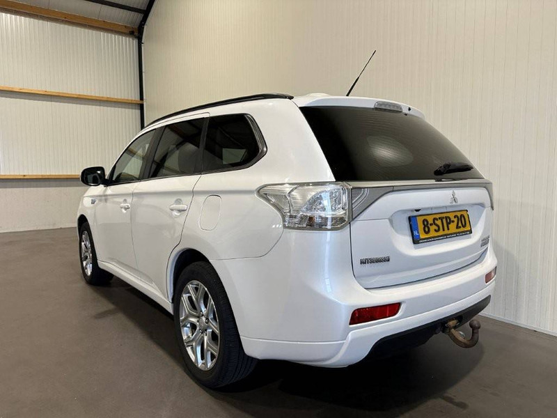 Mitsubishi Outlander PHEV SUV - سيارة دفع رباعي: صورة 3 Mitsubishi Outlander PHEV SUV - سيارة دفع رباعي: صورة 3