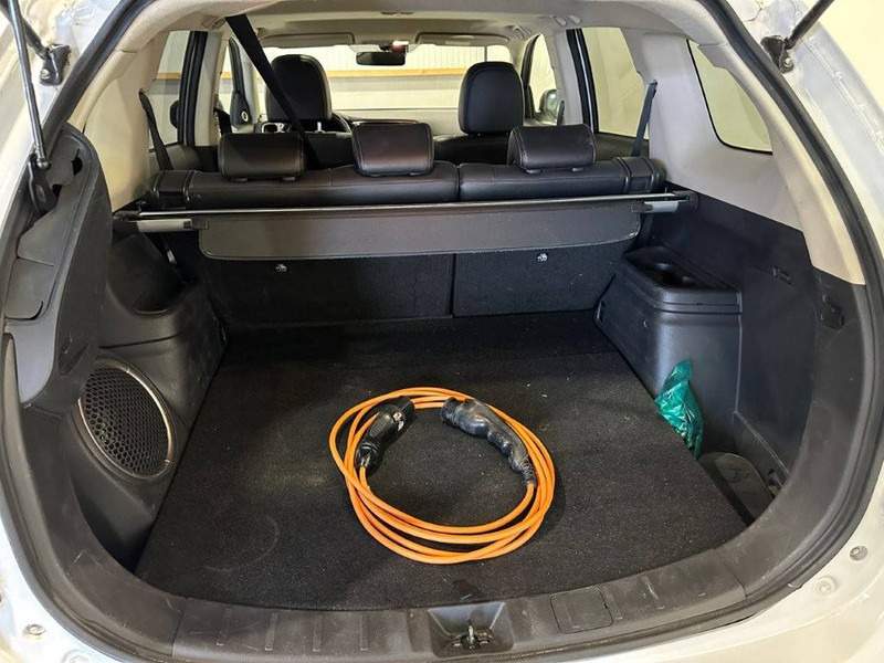 Mitsubishi Outlander PHEV SUV - سيارة دفع رباعي: صورة 5 Mitsubishi Outlander PHEV SUV - سيارة دفع رباعي: صورة 5