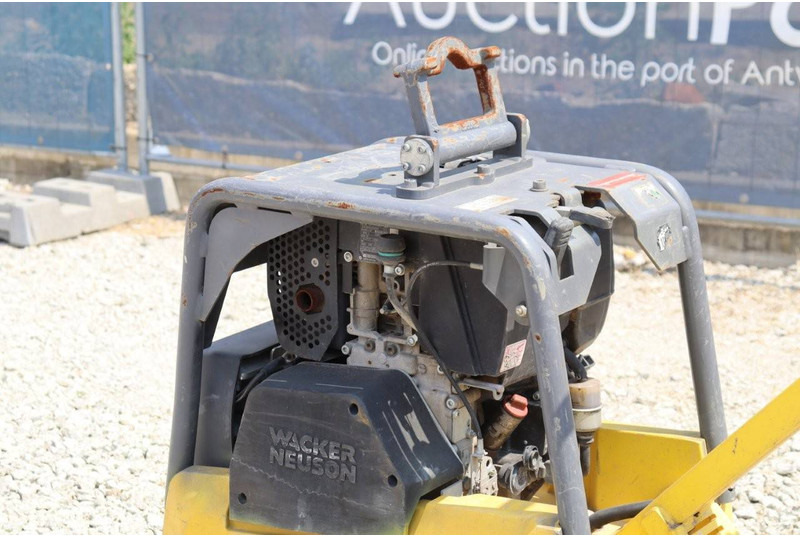 لوحة اهتزازية Neuson DPU3050: صورة 18