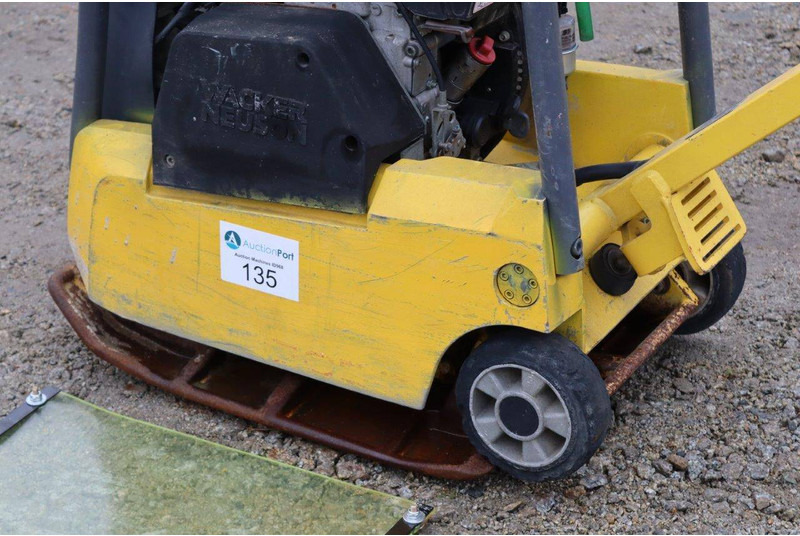 لوحة اهتزازية Neuson DPU3050: صورة 14