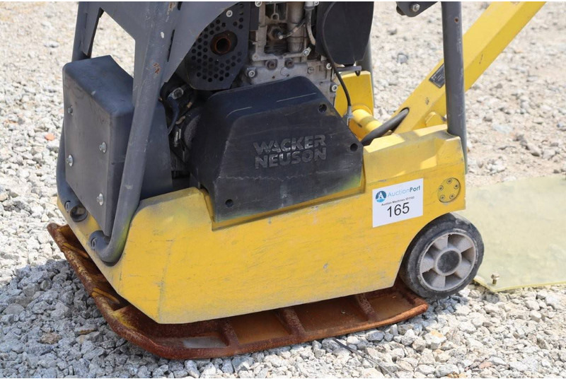 لوحة اهتزازية Neuson DPU3050: صورة 13
