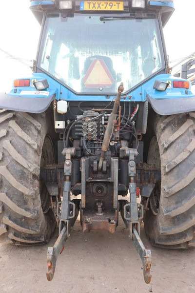 New Holland 8670 - جرار: صورة 4 New Holland 8670 - جرار: صورة 4