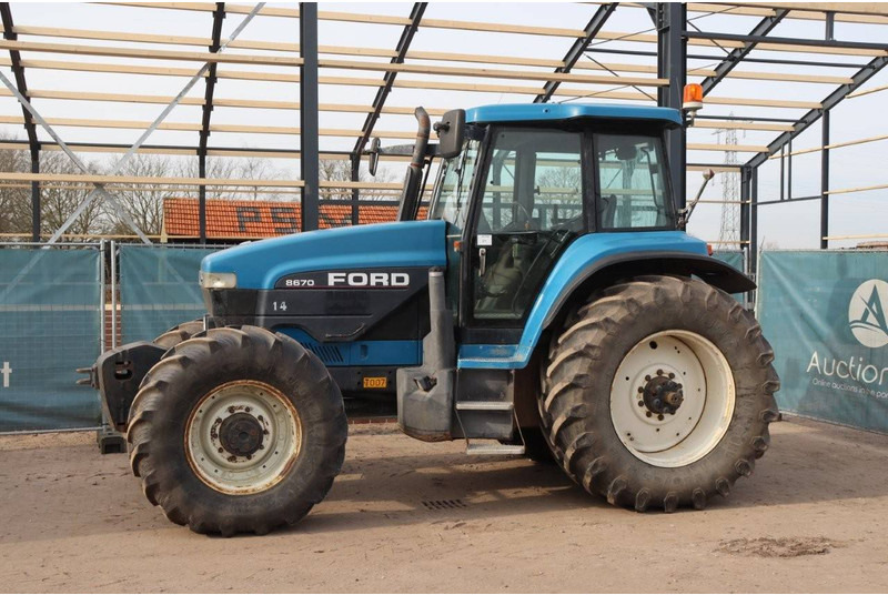 New Holland 8670 - جرار: صورة 1 New Holland 8670 - جرار: صورة 1