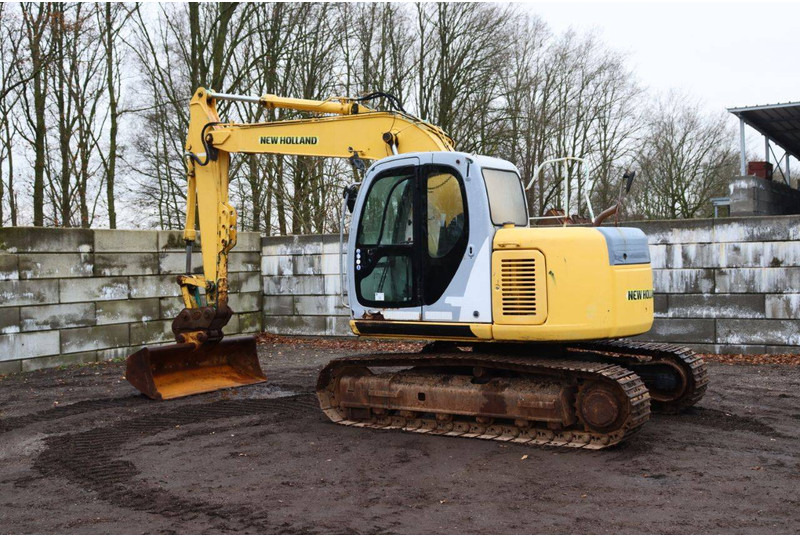 New Holland E115SR - حفار زحاف: صورة 4 New Holland E115SR - حفار زحاف: صورة 4