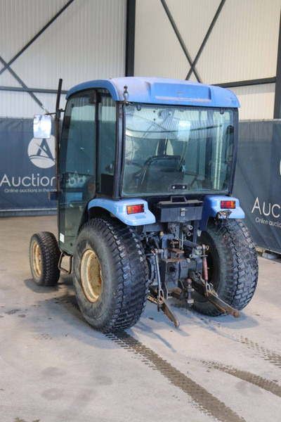 New Holland TC27D - جرار: صورة 4 New Holland TC27D - جرار: صورة 4