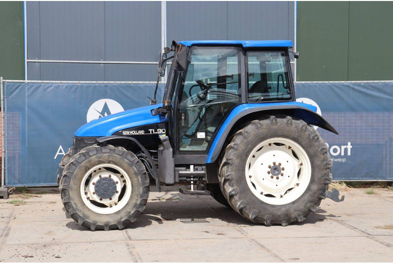 New Holland TL90 - جرار: صورة 1 New Holland TL90 - جرار: صورة 1