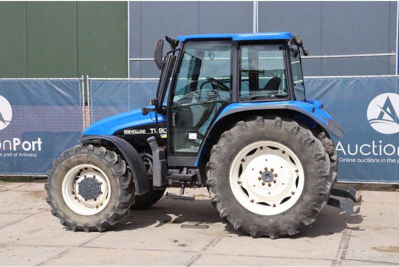 New Holland TL90 - جرار: صورة 3 New Holland TL90 - جرار: صورة 3