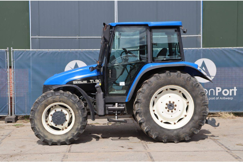 New Holland TL90 - جرار: صورة 2 New Holland TL90 - جرار: صورة 2