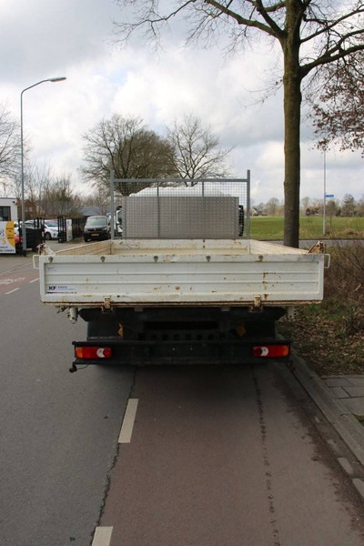 Nissan NT500 - شاحنات مسطحة: صورة 4 Nissan NT500 - شاحنات مسطحة: صورة 4