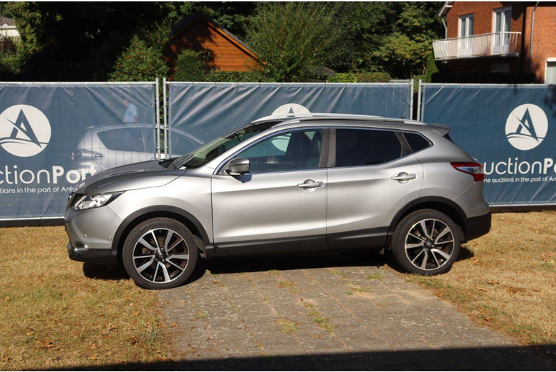 Nissan QASHQAI - سيارة دفع رباعي: صورة 1 Nissan QASHQAI - سيارة دفع رباعي: صورة 1